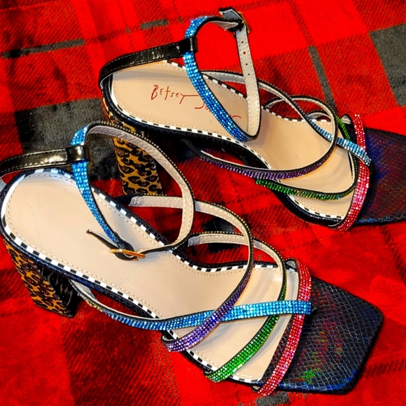 Betsy Johnson sz9 multicolored block heels - Picture 1 of 5